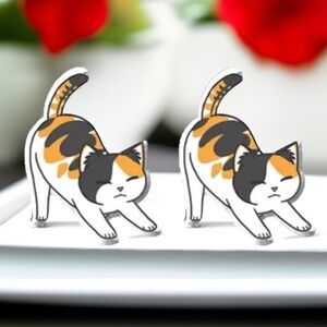 Purr-fectly Charming Calico Cat Stud Earrings 🐾 NWT Kitty Studs - Great Gift!